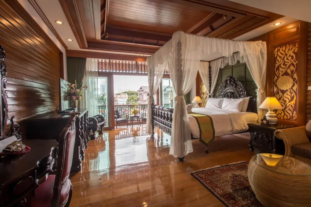 Lanna Junior Suite King Bed with Spa Bath — Sunday Villa Sirilanna Hotel